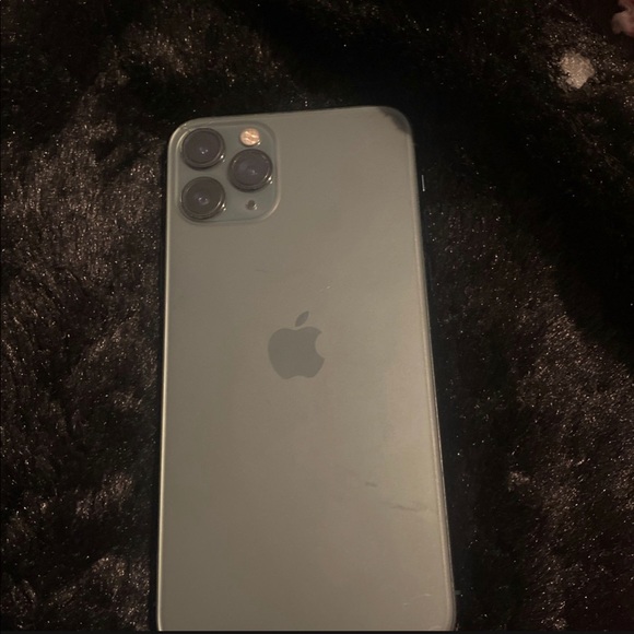 iPhone 11Pro - Picture 2 of 3
